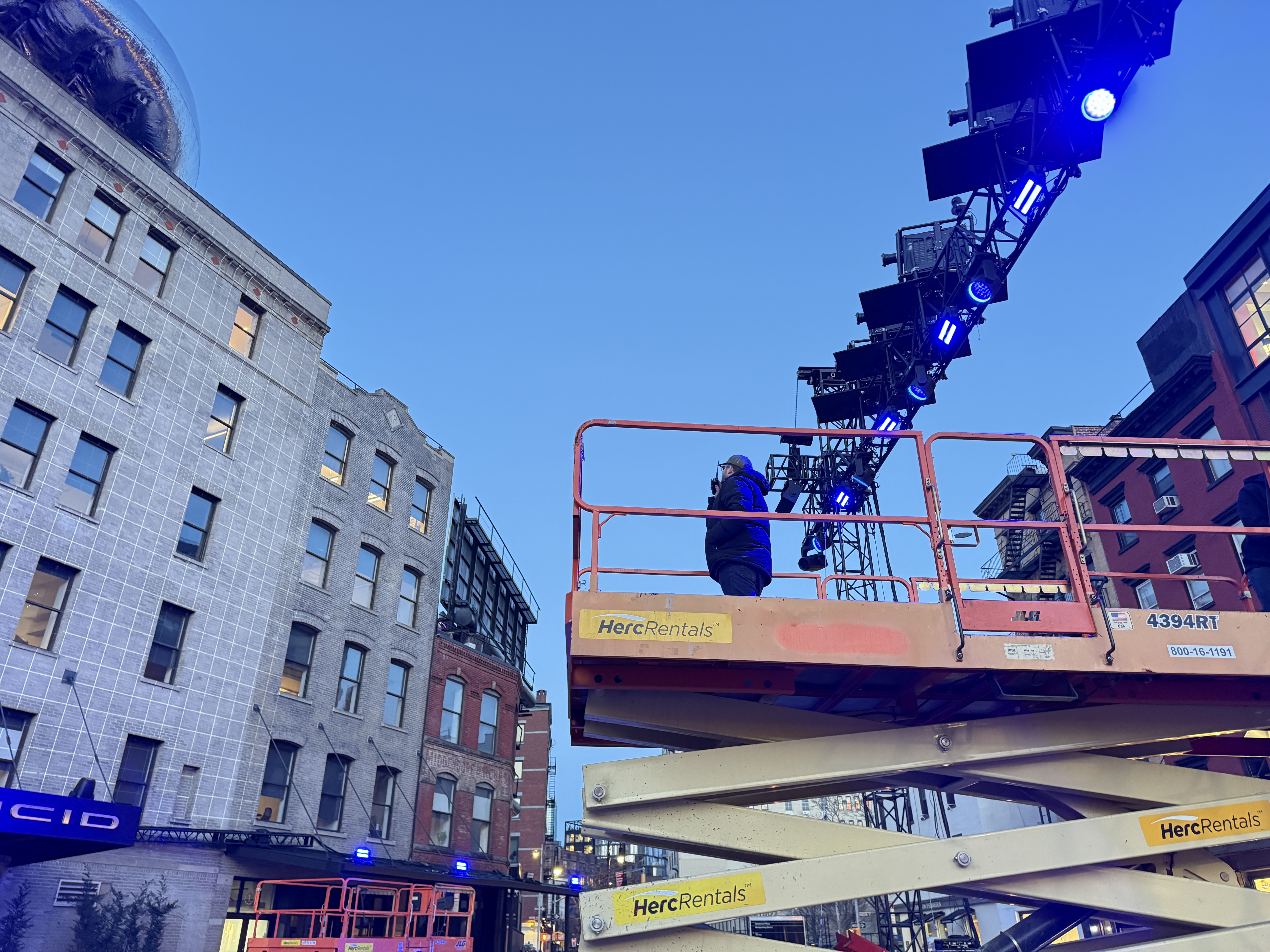 Lucid Gravity - image 2