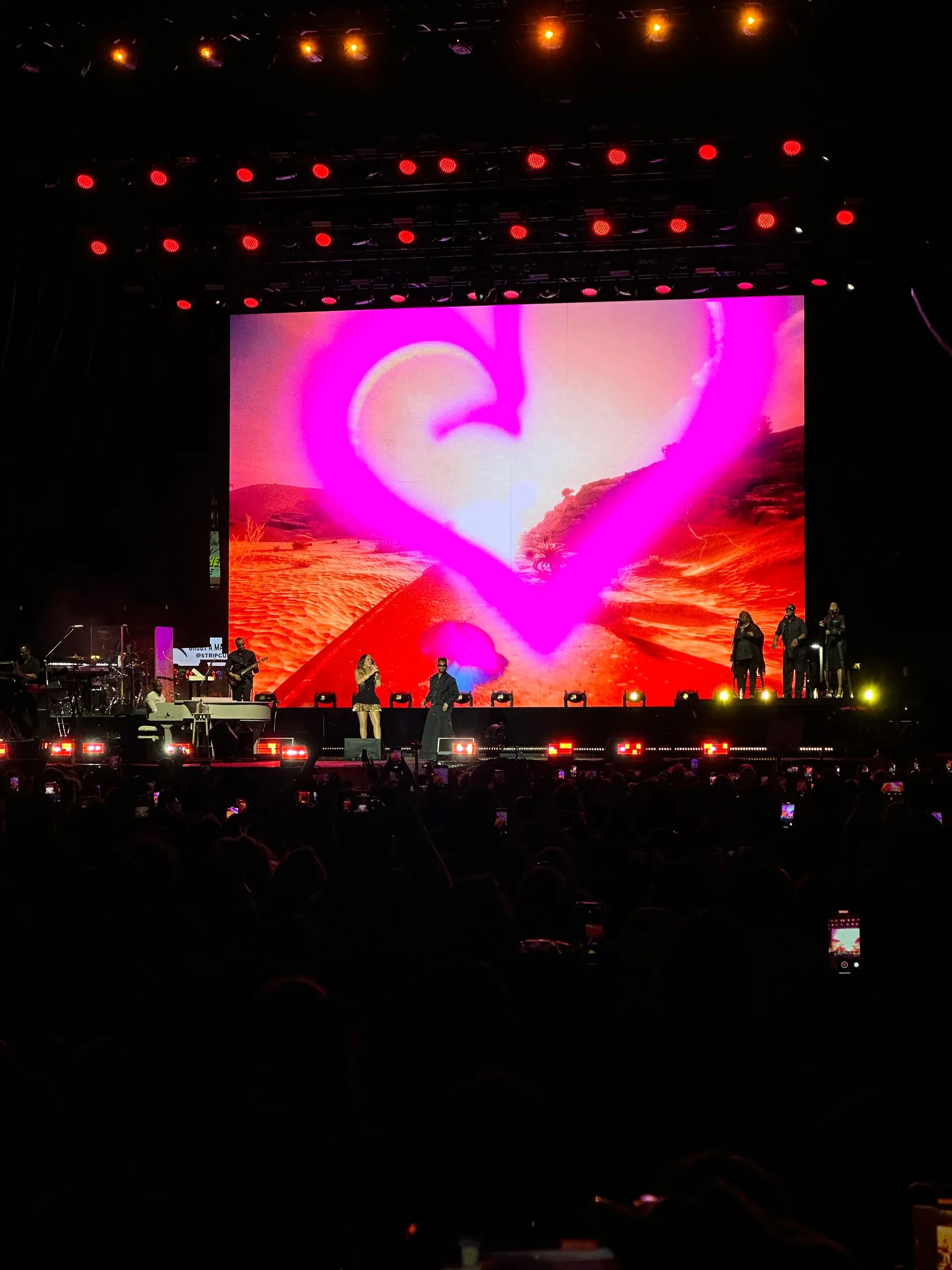 Mariah Carey: Lovers & Friends
